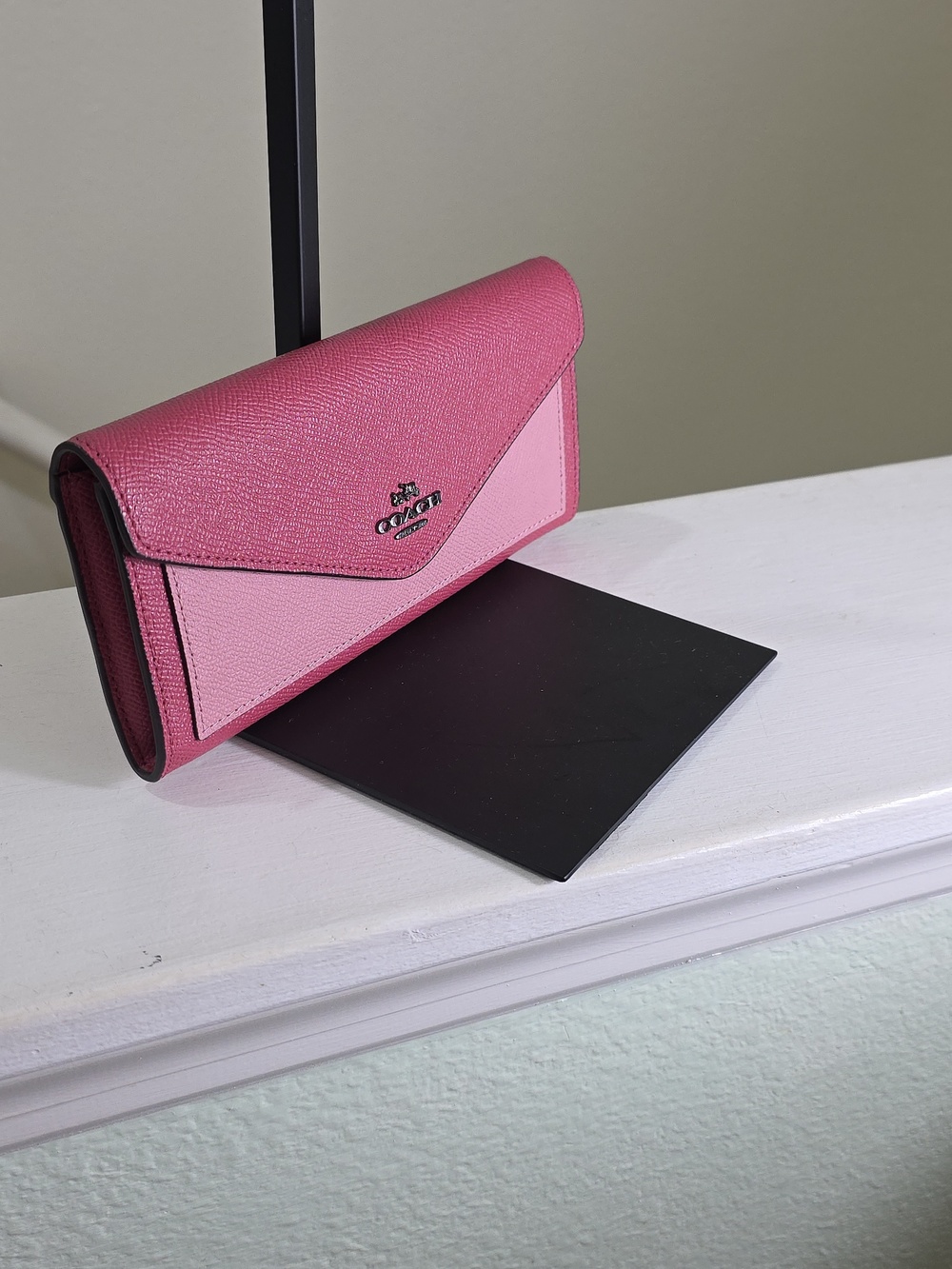 COACH 57536 PINK CROSSGRAIN LEATHER COLORBLOCK SOFT WALLET VGUC - Picture 2 of 16
